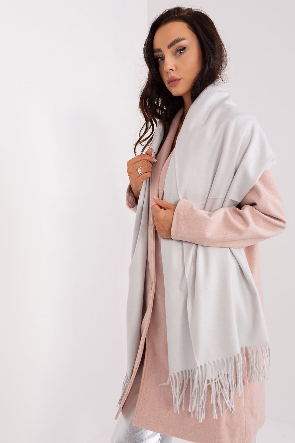  Shawl model 187611 AT 