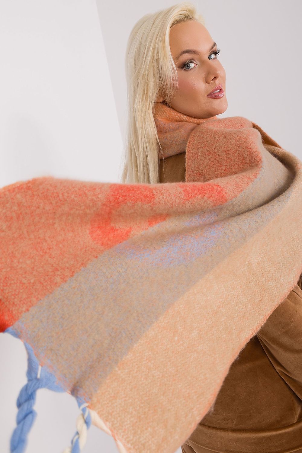  Shawl model 190552 AT 