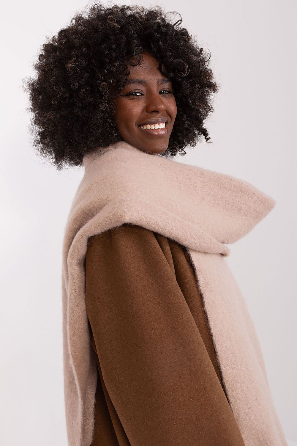  Shawl model 190578 AT 