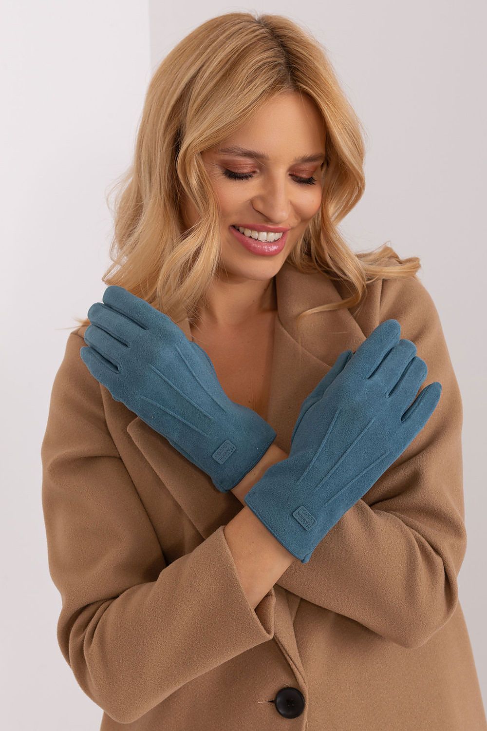  Gloves model 190803 AT 