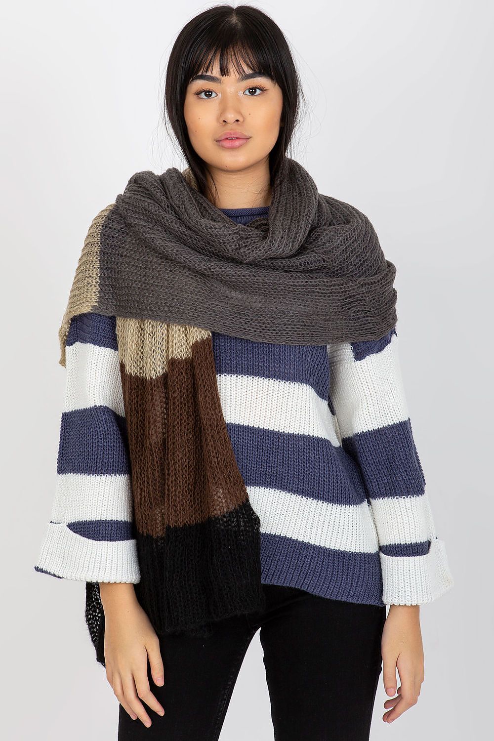  Shawl model 185901 AT 